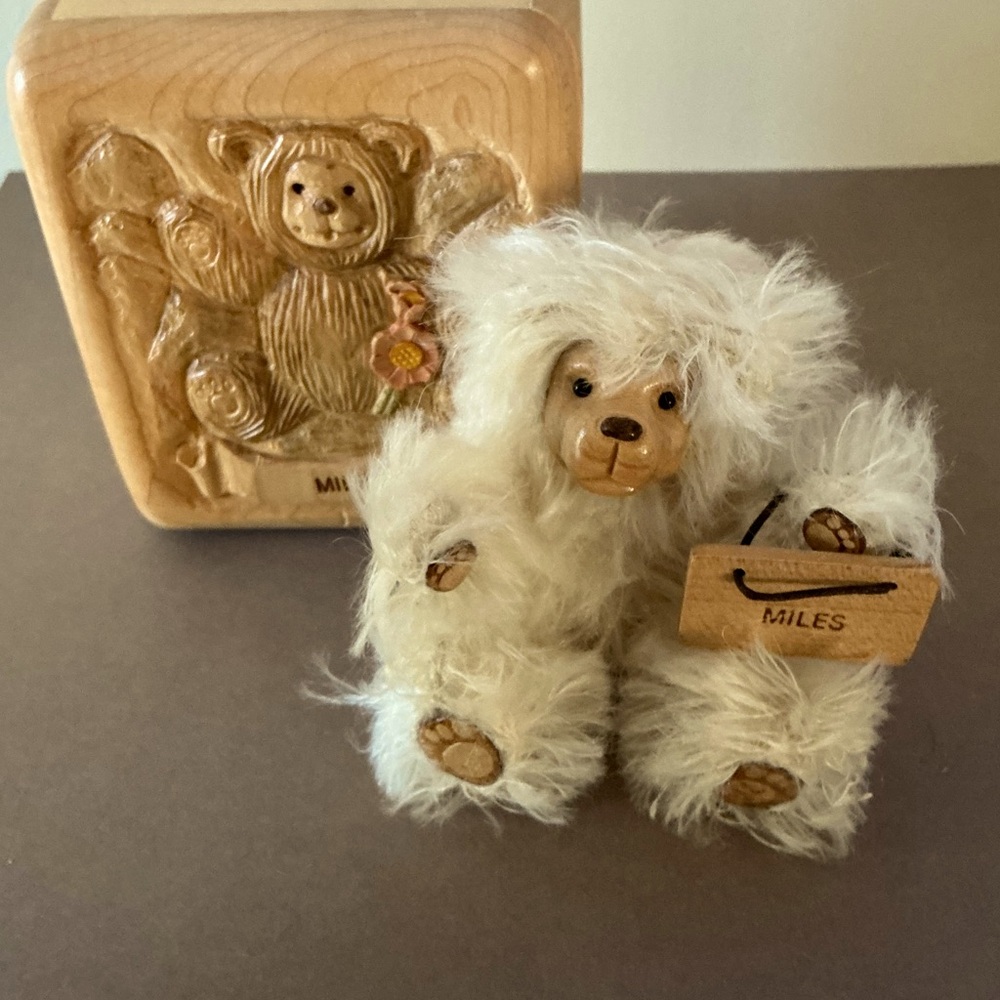 Robert Raikes Collectibles Limited Edition Miles Bear